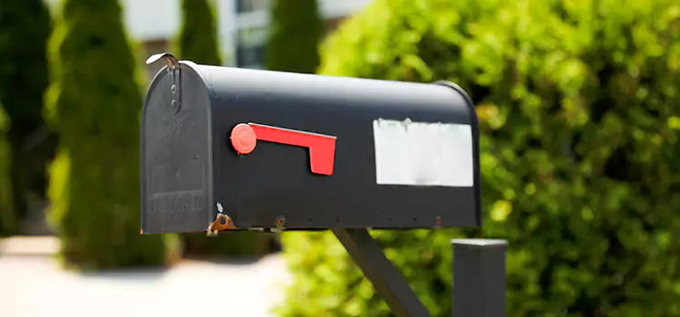 Secure Mailboxes for Packages Pearl
